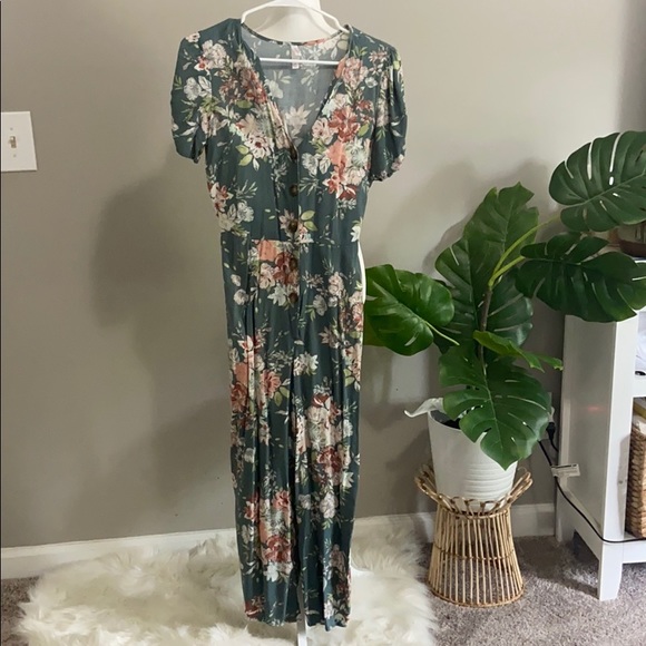 Xhilaration Other - Flowy romper